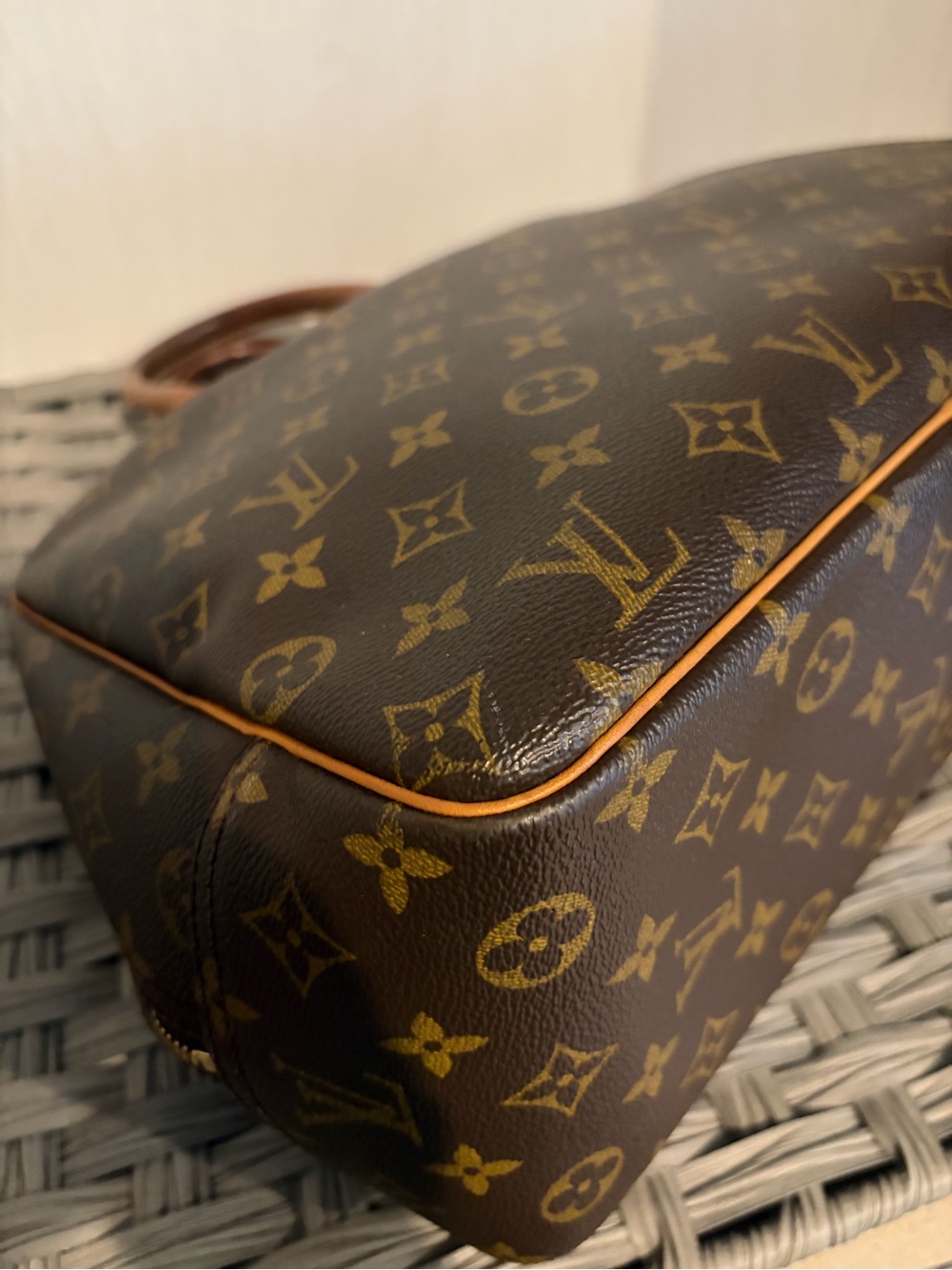 Louis Vuitton Deauville monogram canvas handbag - Picture 14 of 16